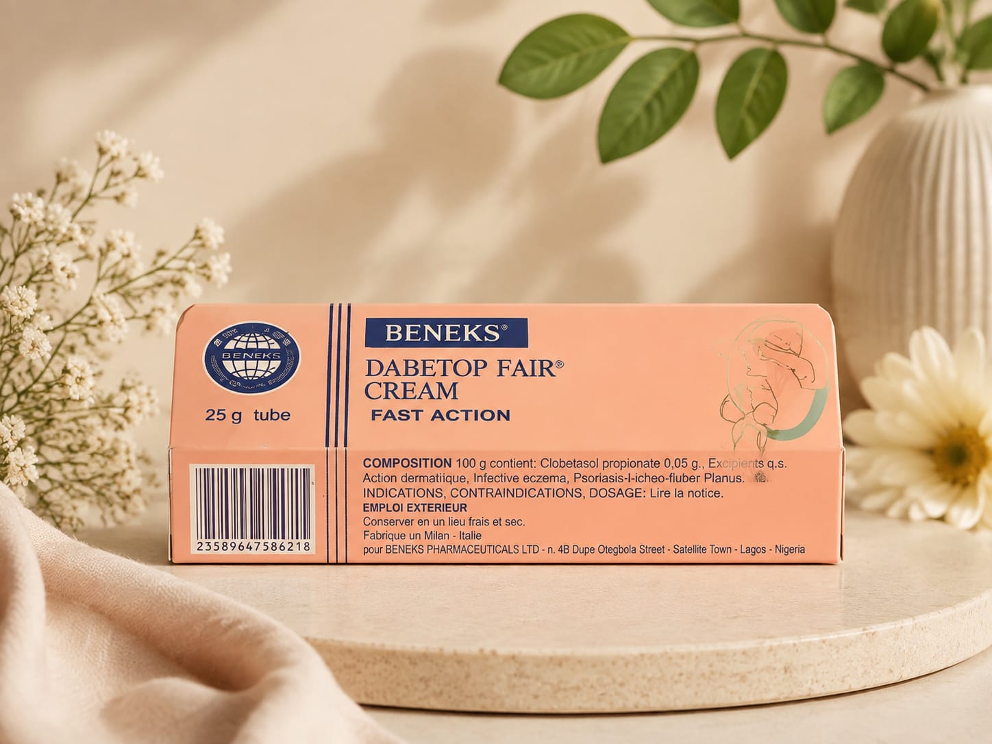 Beneks Fashion Fair Cream Fast Action 25g jar showing the cream in a small container with the product label visible.