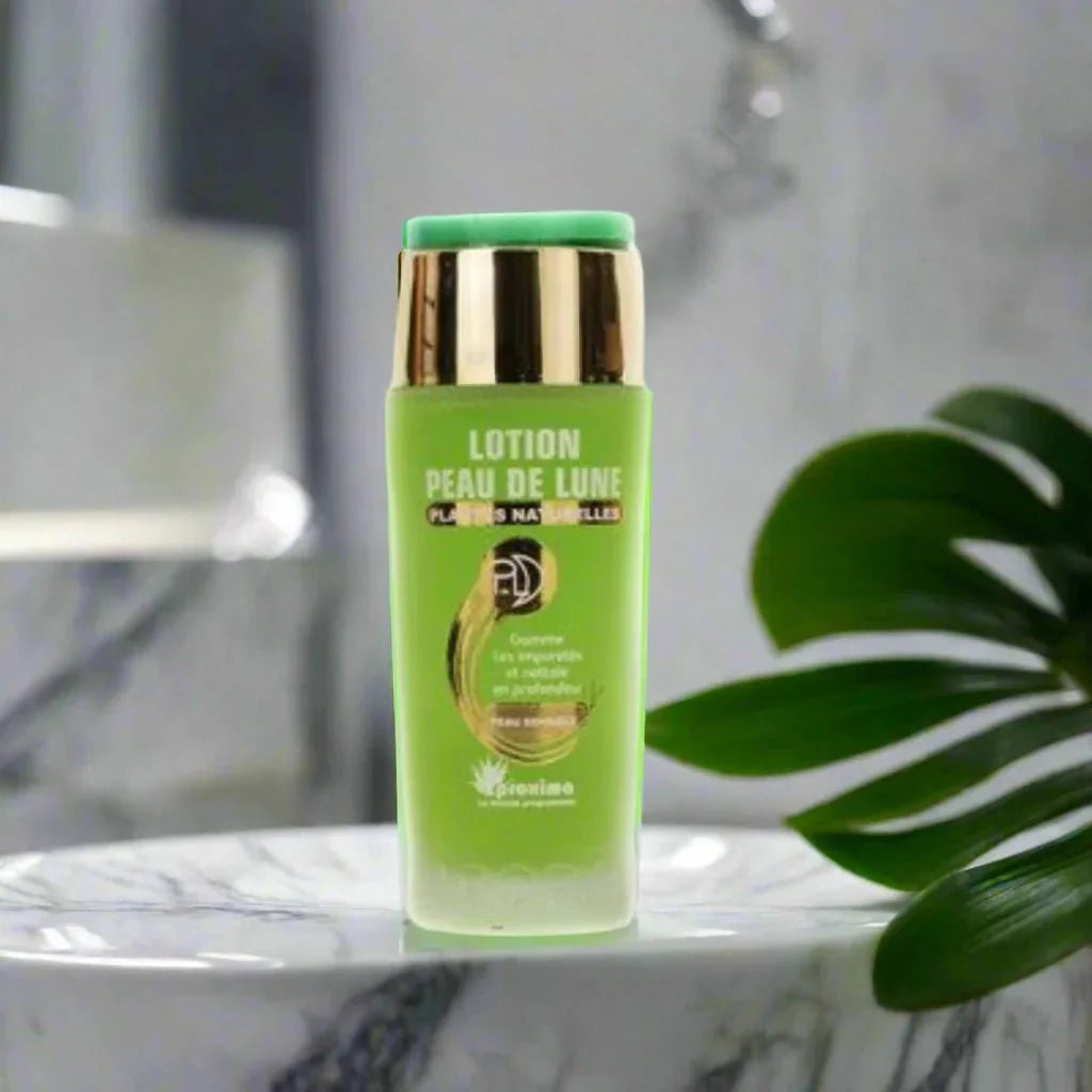Peau De Lune Green Skin Cleansing Lotion with Plant Extracts, 100 ml, in a clear bottle showing the green liquid and botanical ingredients.