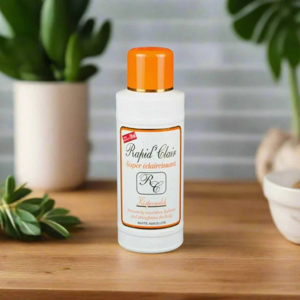 Rapid Clair nourishing body lotion with plant extracts in a 700 ml bottle, designed for deep hydration and smooth skin.